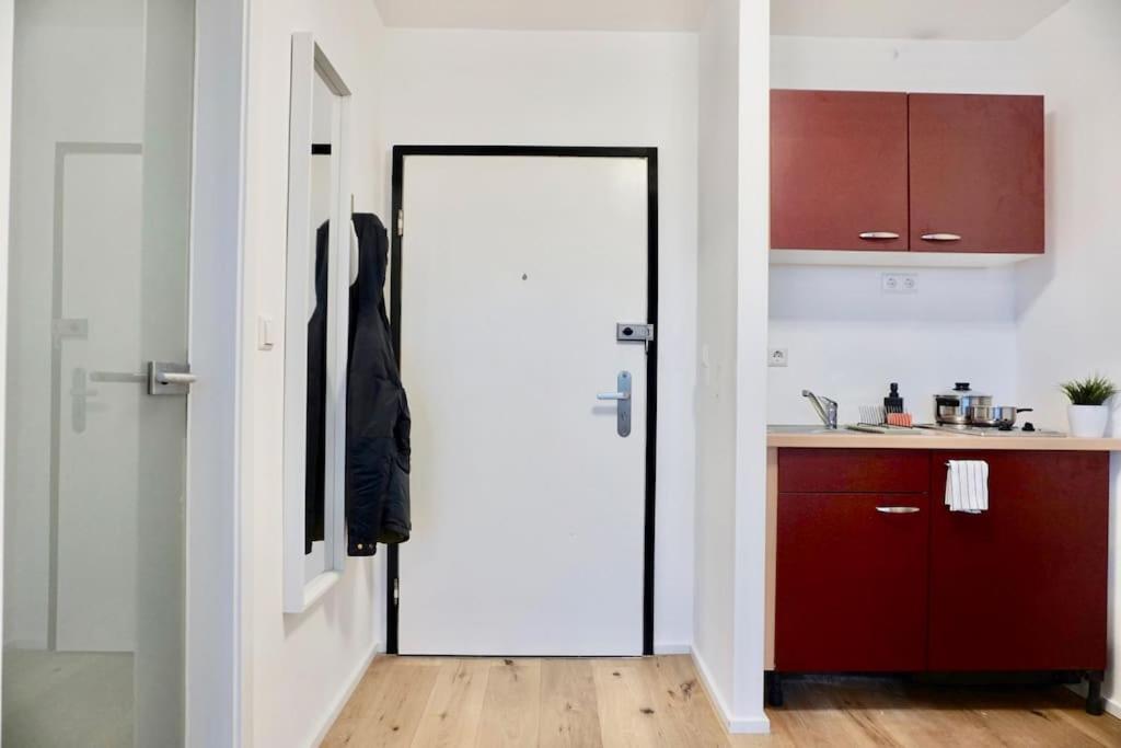 Neu Modernes Apartment In Top Lage, Free Parking Max 1,65M Hoehe Und 1,8M Breite Karlsruhe Eksteriør bilde