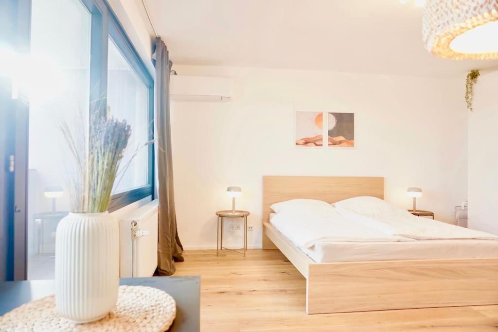 Neu Modernes Apartment In Top Lage, Free Parking Max 1,65M Hoehe Und 1,8M Breite Karlsruhe Eksteriør bilde