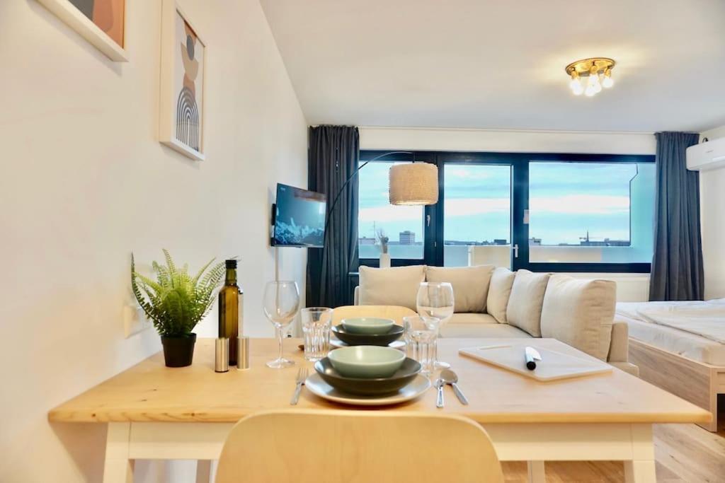 Neu Modernes Apartment In Top Lage, Free Parking Max 1,65M Hoehe Und 1,8M Breite Karlsruhe Eksteriør bilde
