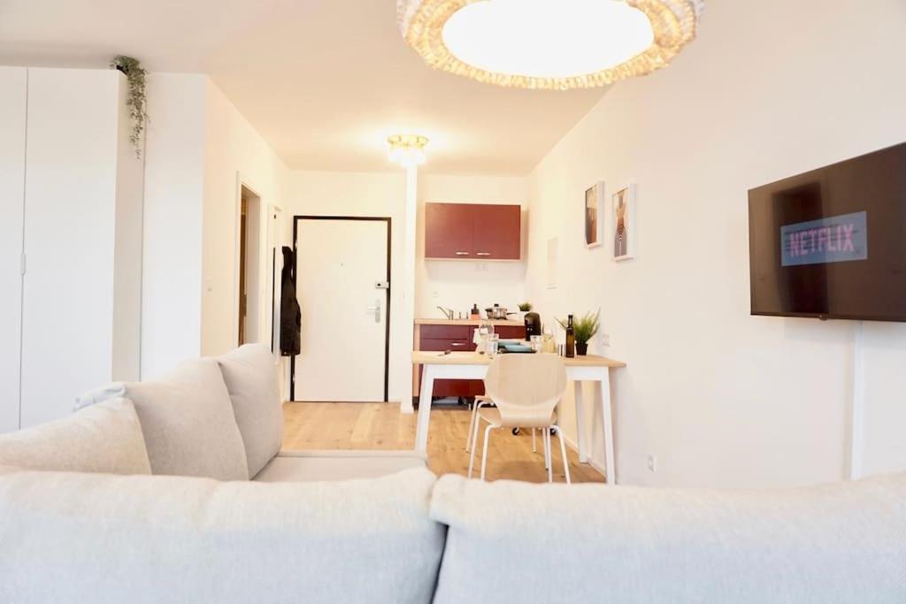 Neu Modernes Apartment In Top Lage, Free Parking Max 1,65M Hoehe Und 1,8M Breite Karlsruhe Eksteriør bilde