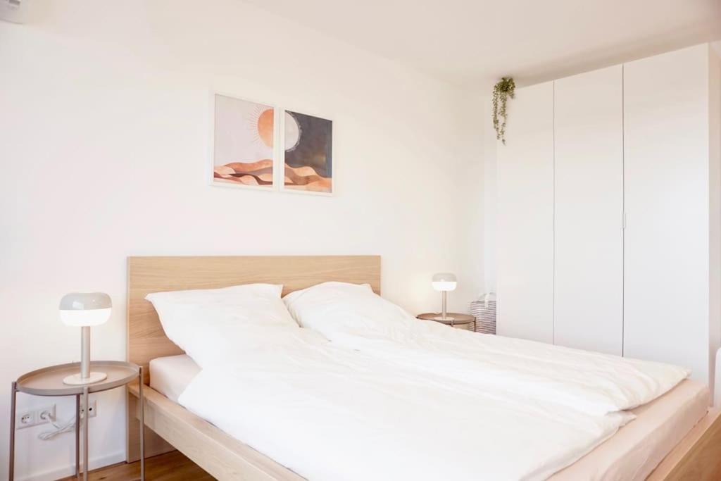 Neu Modernes Apartment In Top Lage, Free Parking Max 1,65M Hoehe Und 1,8M Breite Karlsruhe Eksteriør bilde