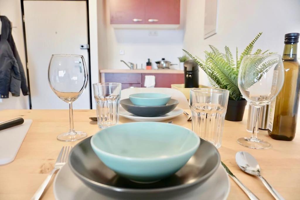 Neu Modernes Apartment In Top Lage, Free Parking Max 1,65M Hoehe Und 1,8M Breite Karlsruhe Eksteriør bilde